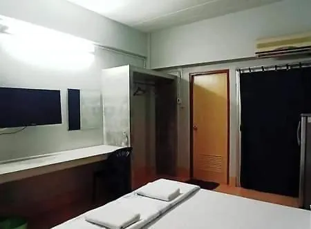Jirapong Apartment-2